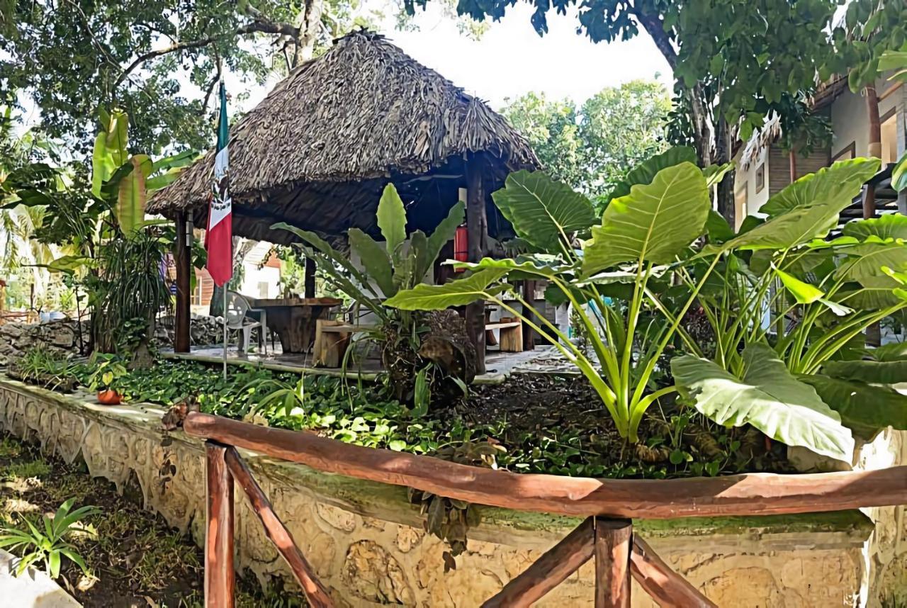 Hotel Pancho Villas Bacalar - Free Bikes And Paddles Exteriör bild